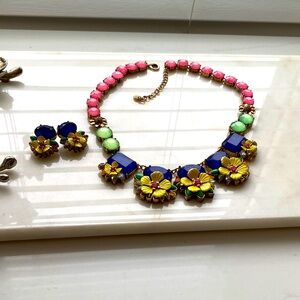 Gorgeous flowered jeweled Necklace and Earrings  SET. 
Multicolor 🌺🌸🌼Talbots